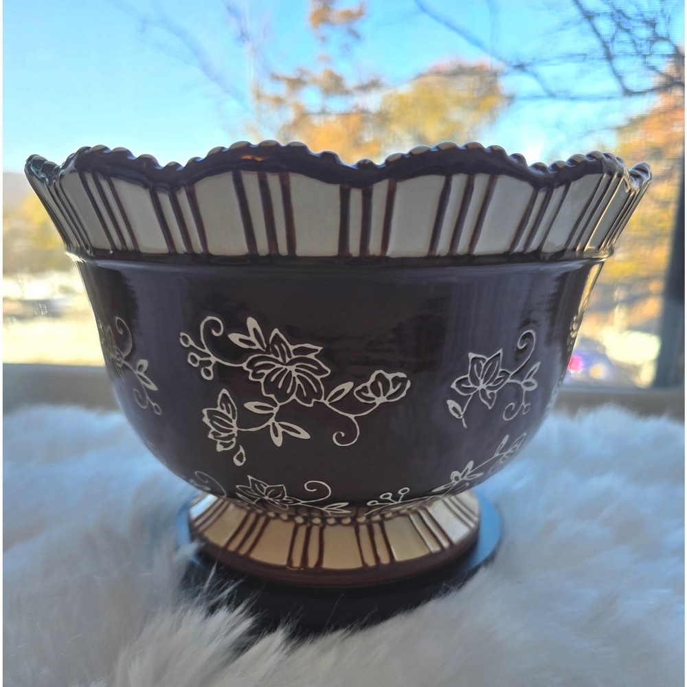 Temp-tations Floral Lace Brown Ceramic Footed Scalloped 2 Quart Serving Bowl